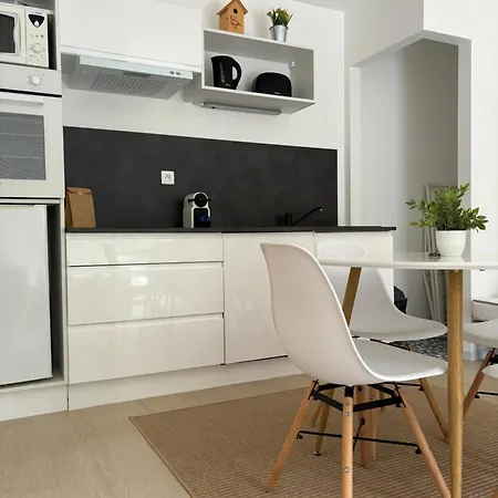 Des Pins Apartamento