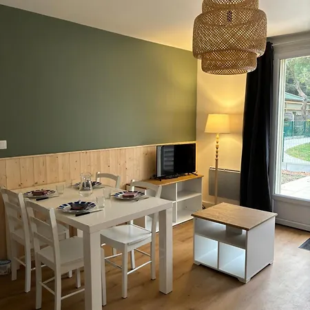 Des Pins Apartamento *