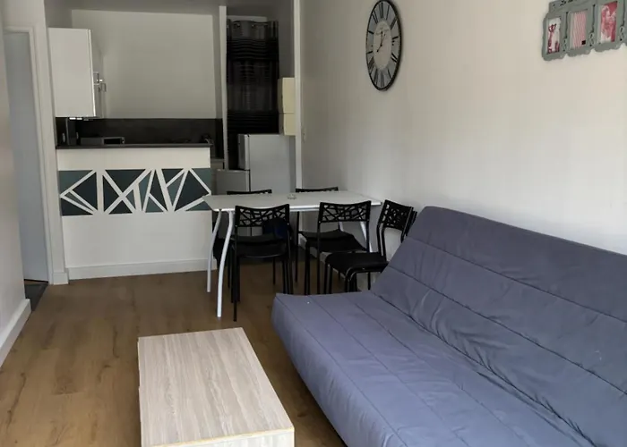 Des Pins Apartamento