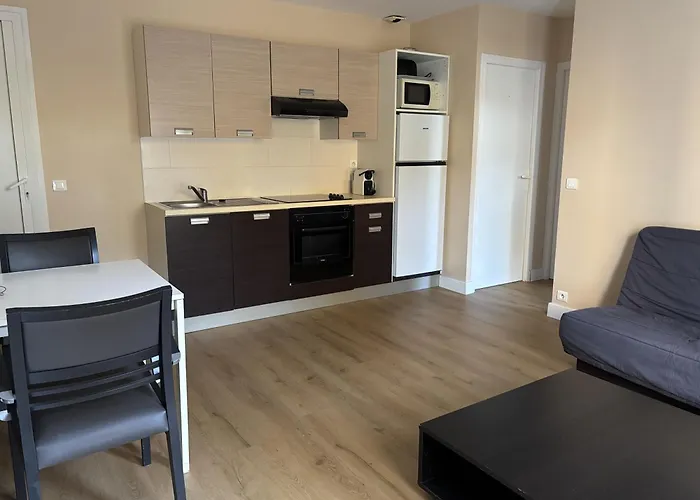 Des Pins סנט-אילר-דה-רייה