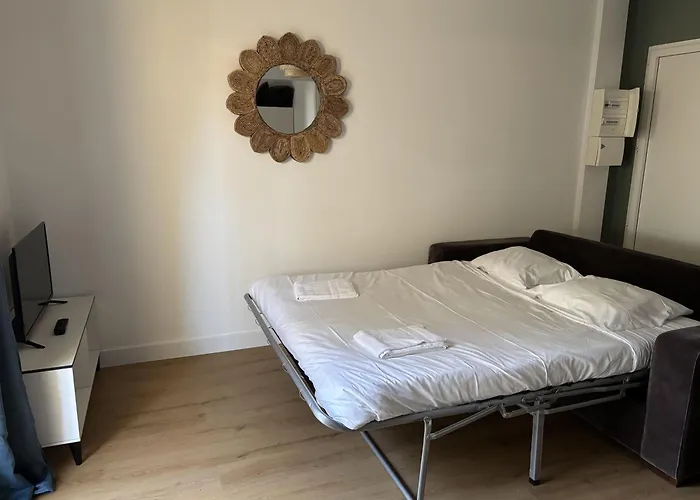 Des Pins Apartamento *